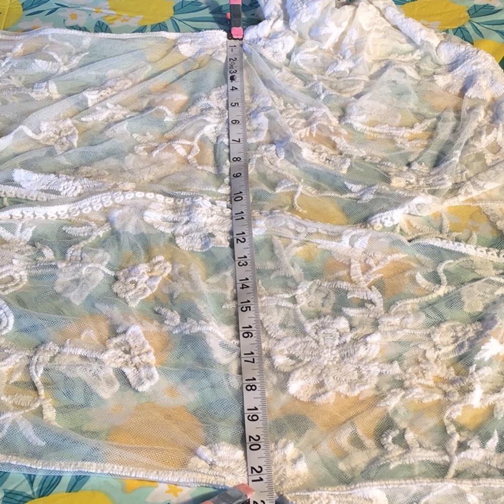 Charlotte Russe White Lace Kimono with Scalloped Hem size L - Picture 7 of 8